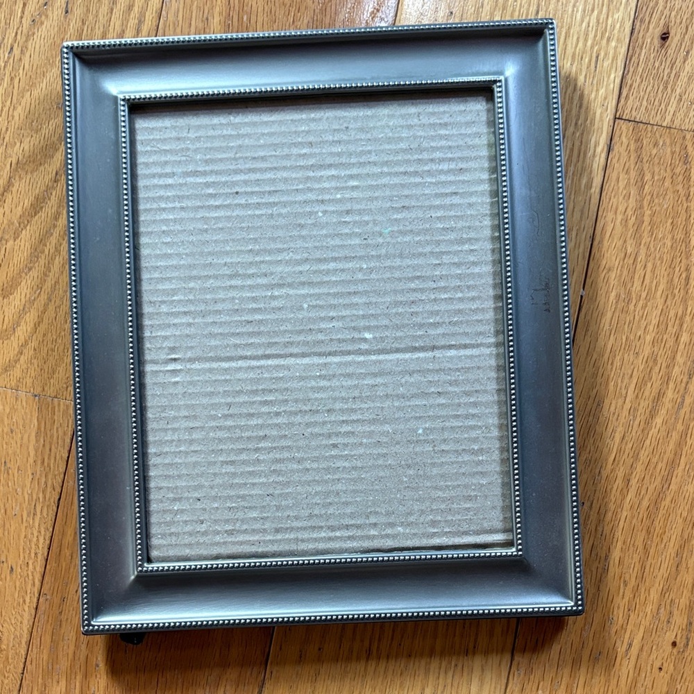 Elegant Silver Picture Frame 8x10”